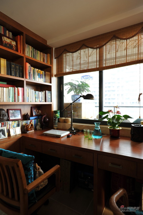 中式 二居 书房图片来自装修微日记在【高清】98平新中式悠闲雅致空间